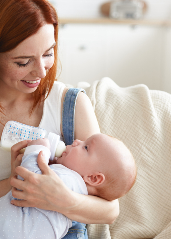 طريقة تعويد الرضيع على الرضاعة الصناعية