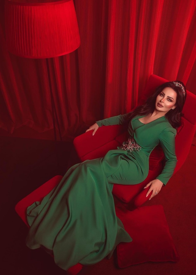 فساتين خطوبة باللون الاخضر انستقرام@dianakarazonw