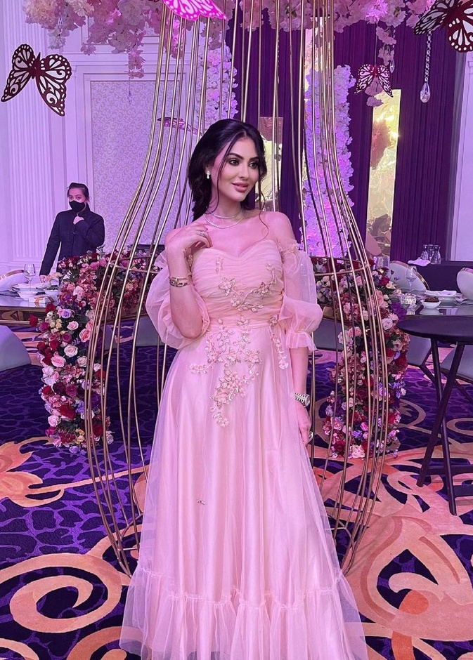 فساتين خطوبة من مريم حسين بالزهري انستقرام@mariamhusseinofficial