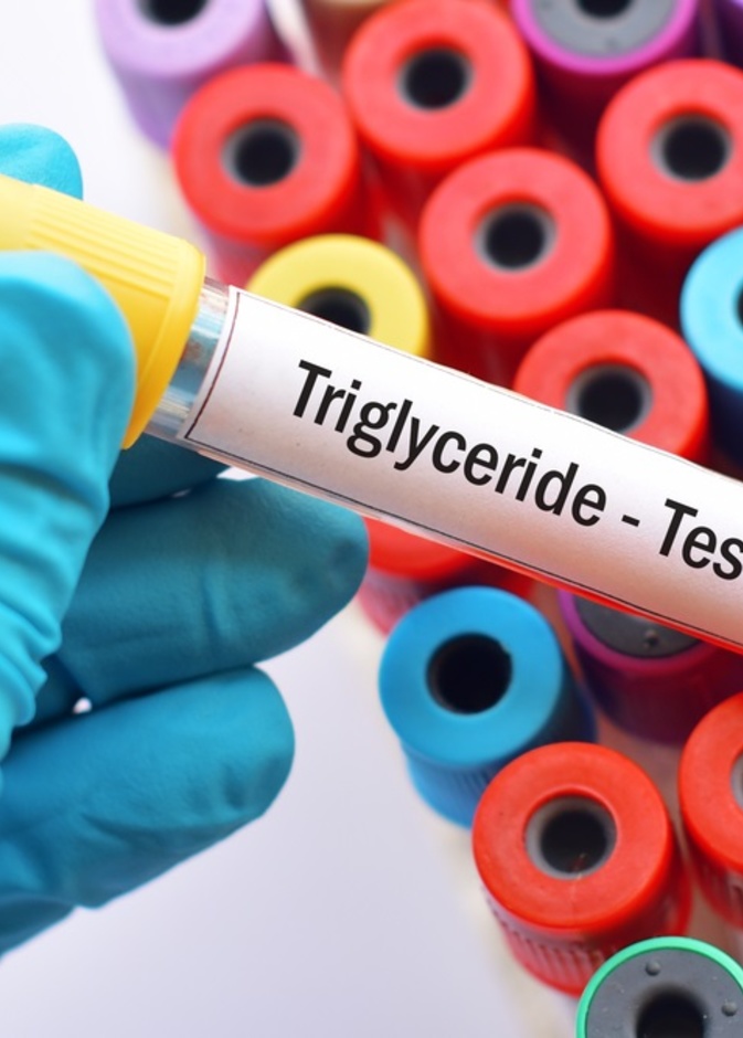 ما هي أعراض ارتفاع الدهون الثلاثية وكيف يمكن للمريض تقليلها