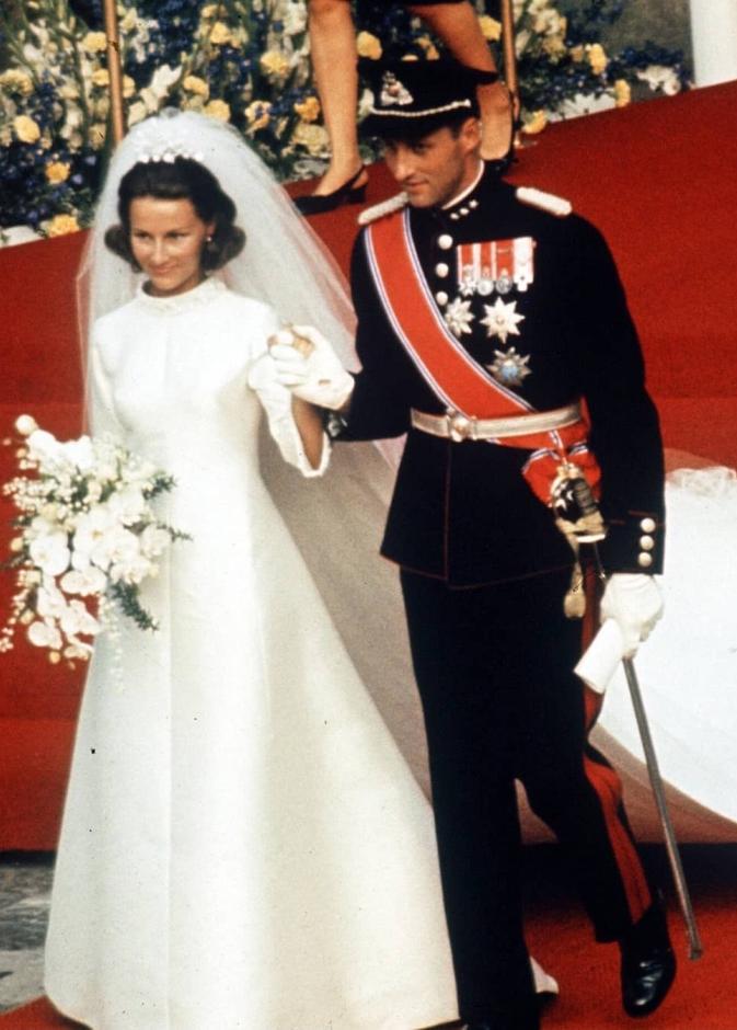 من هي العروس الملكية التي إرتدت فستان زفاف من متجر عادي؟