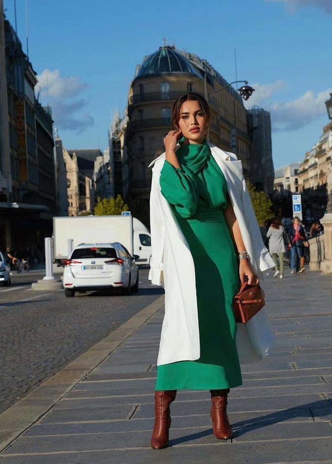 موضة الفستان الاخضر من اطلالة الفاشينيستا نجود الرميحي