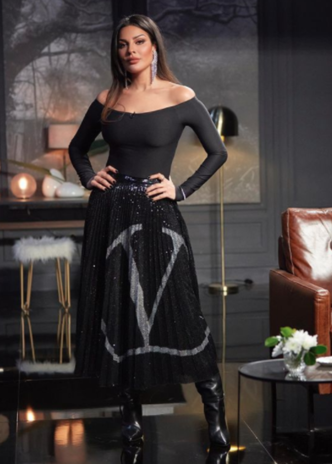 أفكار لتنسيق التنورة الماكسي من وحي إطلالات النجمات