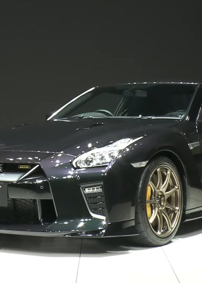 نيسان تكشف عن جي تي آر 2022