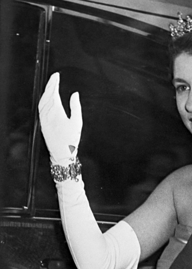 5 أحداث أثرت على العائلة المالكة البريطانية في الـ 100 عام الماضية.. فما هي؟