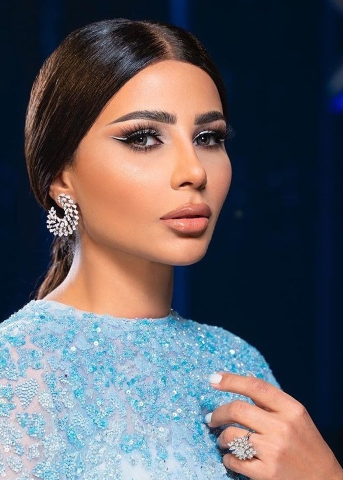 رسمات مكياج ملون بأسلوب النجمات لمناسبة اليوم الوطني السعودي الـ91