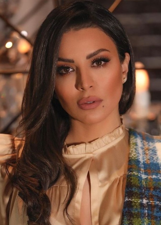أجمل قصات وتسريحات شعر مستوحاة من أمل بوشوشة لإطلالة جذابة