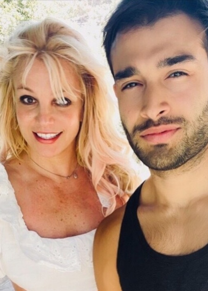 بريتني سبيرز تعلن خطوبتها من سام أصغري