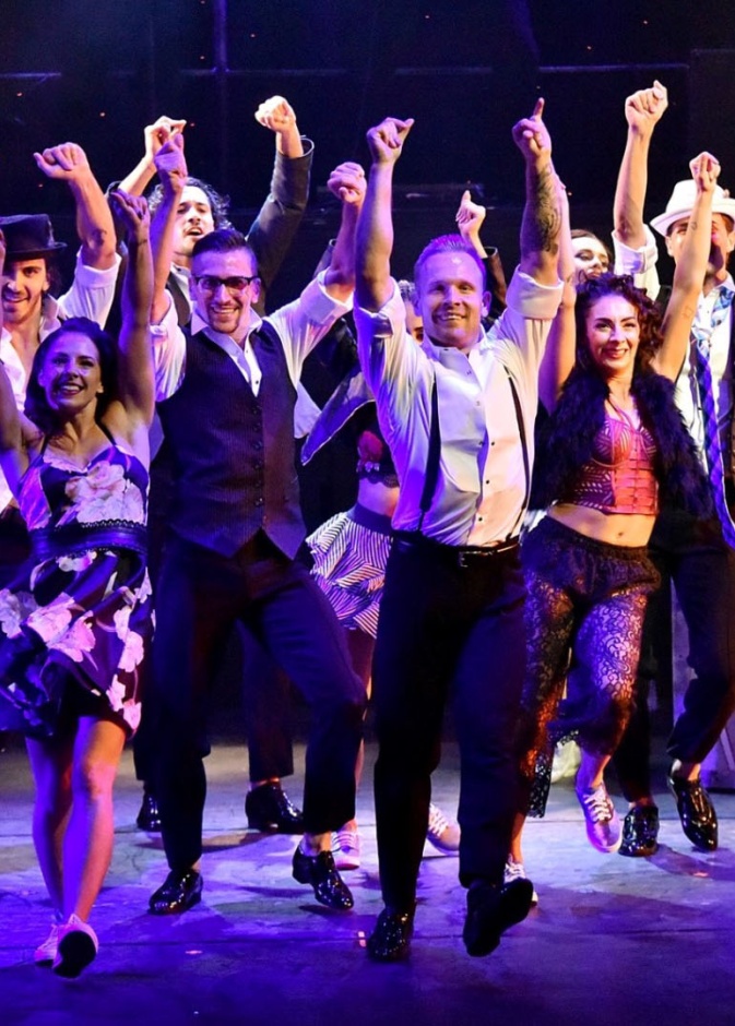 بيرن ذا فلور.. عرض عالمي جديد بانتظار زوار الموسم الجديد من القرية العالمية