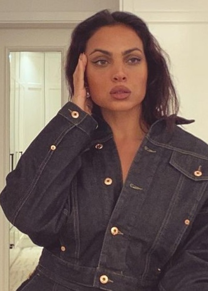 أناقة مارتا حامد طليقة زوج أصالة الجديد الملقبة بشبيهة أنجلينا جولي 2021