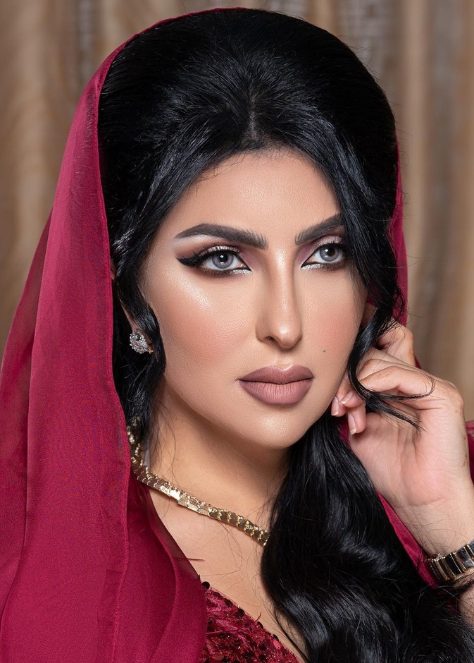 زينب العسكري