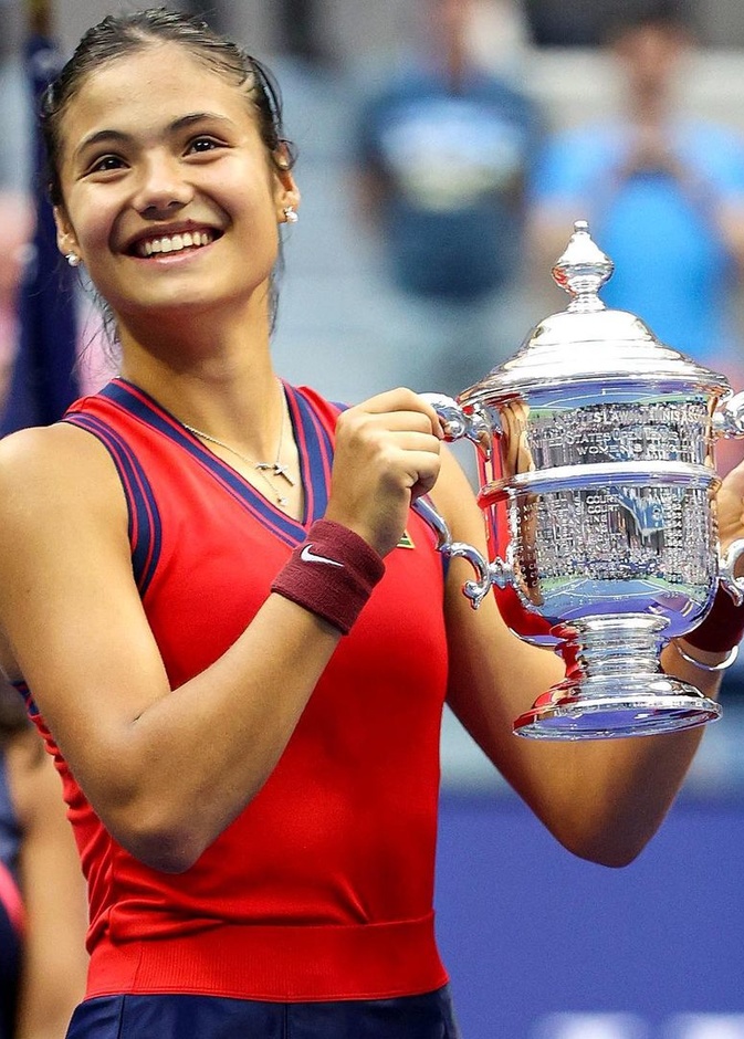 الملكة إليزابيث وكيت ميدلتون تهنئان إيما رادوكانو أول بريطانية تحرز بطولة أمريكا المفتوحة