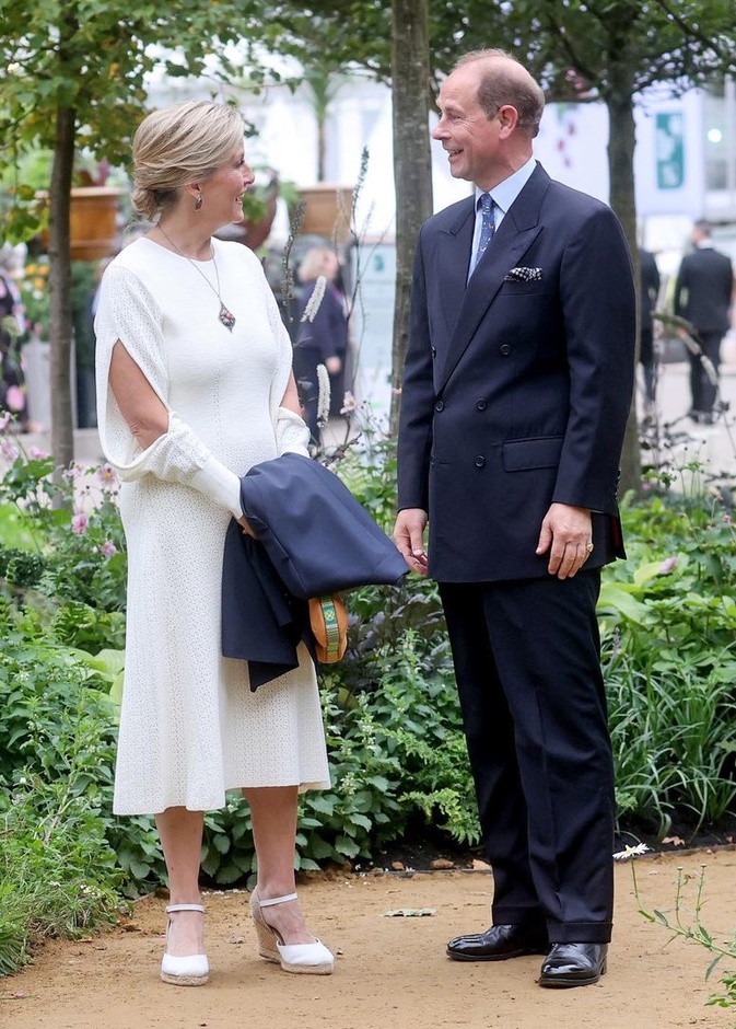 لماذا غابت ملكة بريطانيا عن معرض تشيلسي للزهور المفضل لديها؟