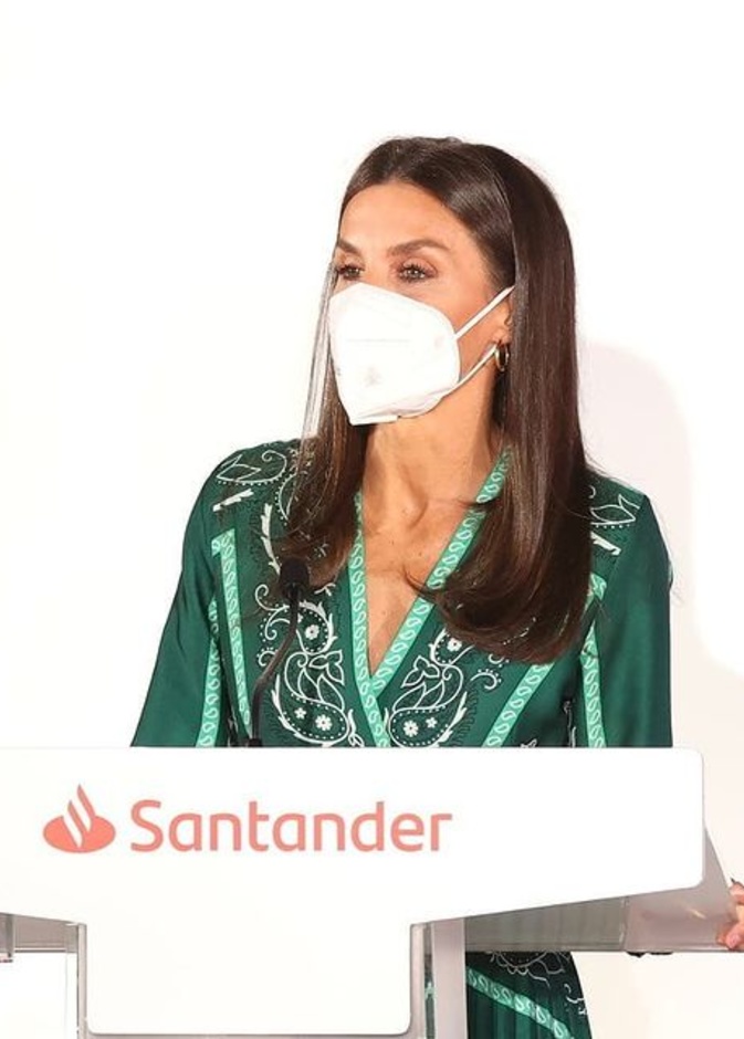 الملكة ليتيزيا في حفل توزيع جوائز سانتاندير الثالث عشر للمشاريع الاجتماعية