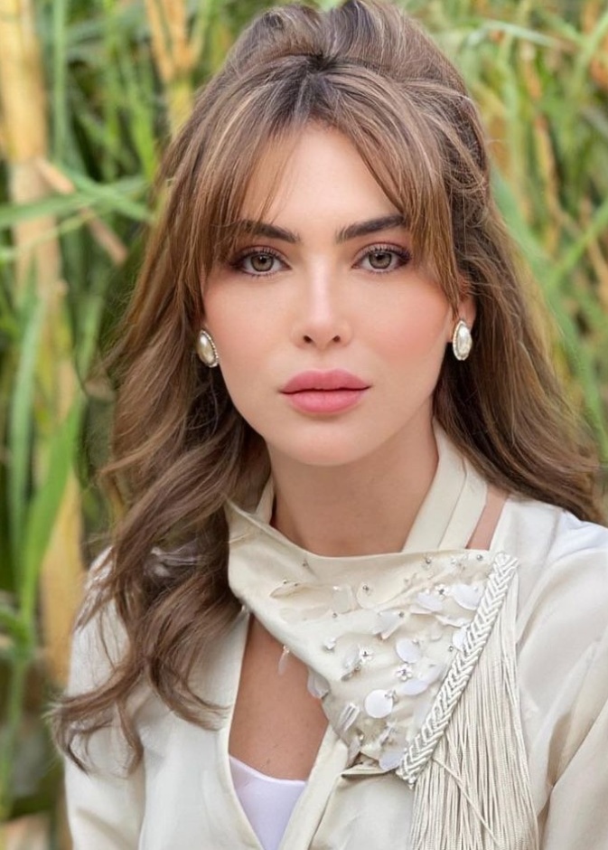 أجمل إطلالات ستيفاني صليبا الجمالية أثناء تواجدها في السعودية 2021