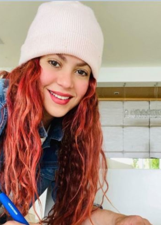 شاكيرا ترقص مع والدها احتفالا بعيد ميلاده التسعين