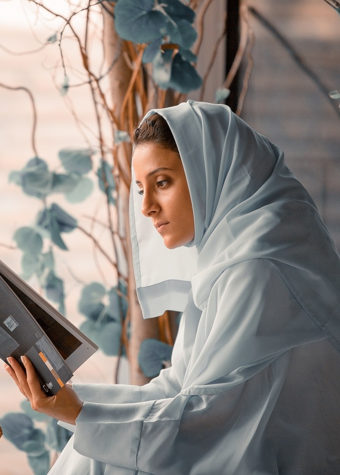 حوارات مع الفنانين والقائمين على مبادرة مكتبة الفن من معهد مسك للفنون