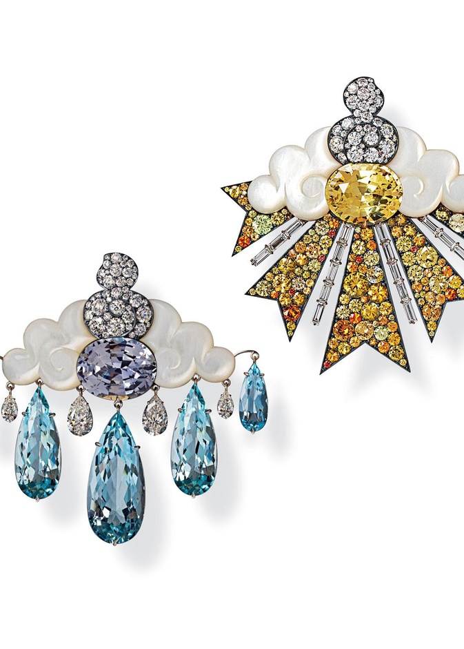 أقراط Golden Sillage من شانيل Golden Sillage