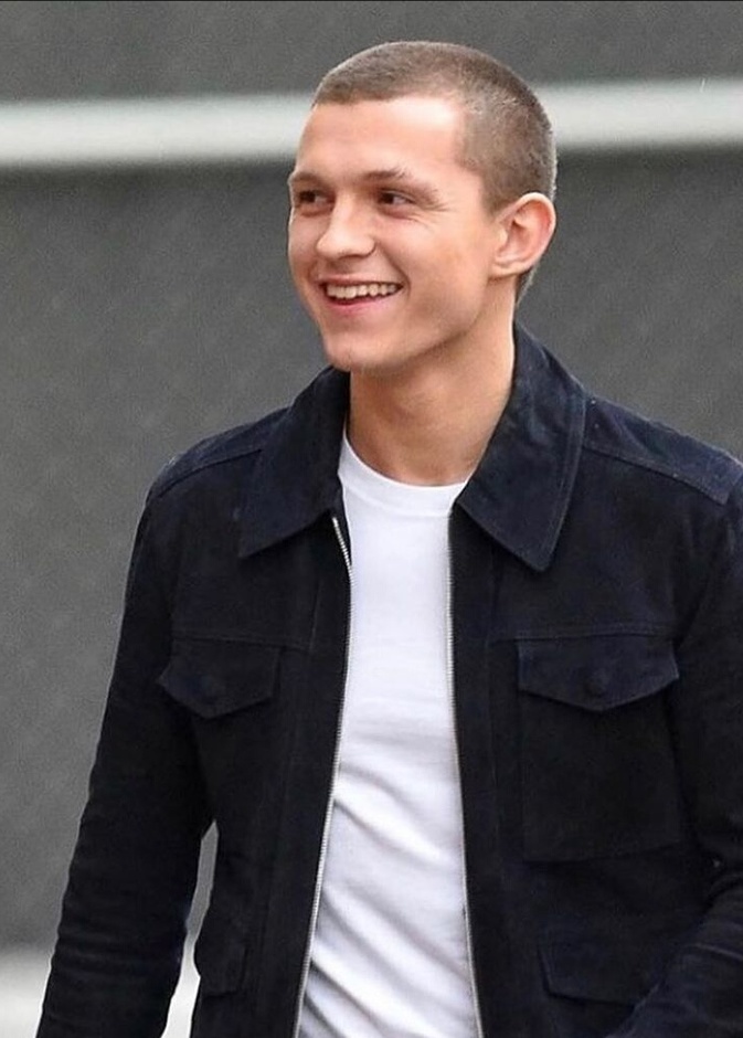 شاهد سرعة وخفة حركة توم هولاند أثناء التدريب في حلبة الملاكمة..بالفيديو