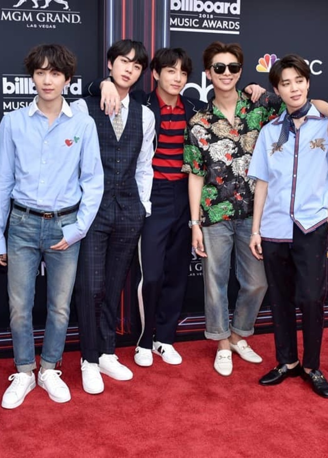 تفاصيل أول حفل مباشر لفرقة BTS منذ الوباء في لوس أنجلوس