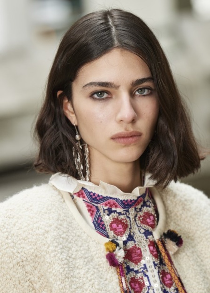 أهم النصائح والمستحضرات لمظهر حواجب طبيعية لهذا الموسم