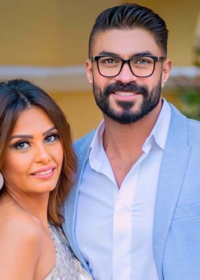 خالد سليم يحتفل بعيد زواجه الـ10 ويوجه رسالة رومانسية لزوجته