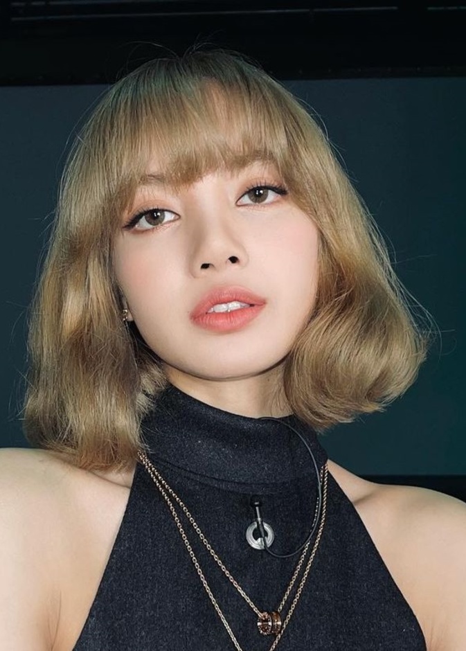 LISA نجمة "BLACKPINK"
