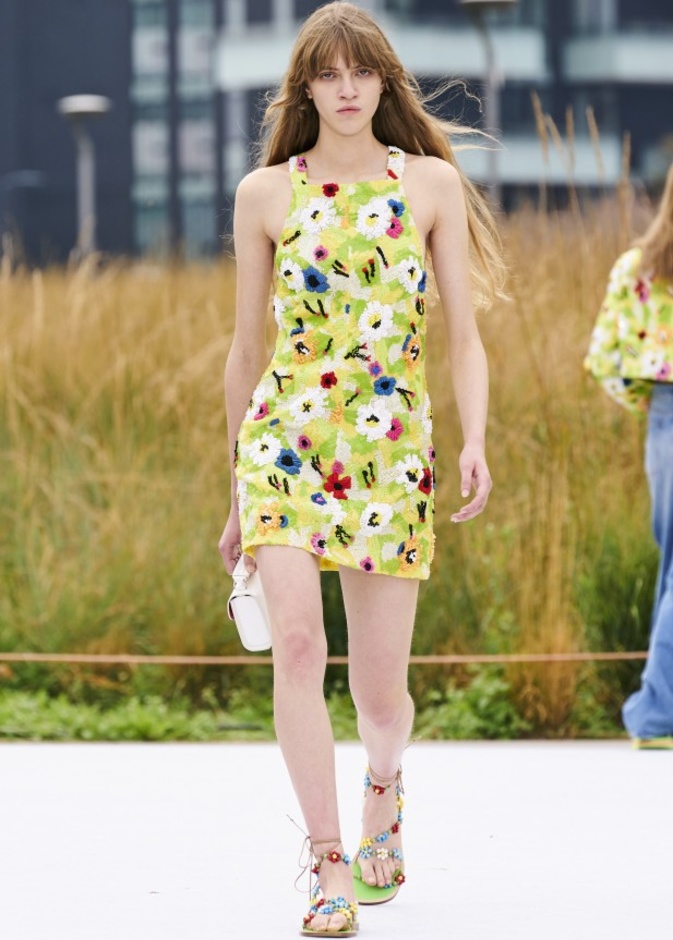 مجموعة MSGM لربيع وصيف 2022 من أسبوع الموضة في ميلانو