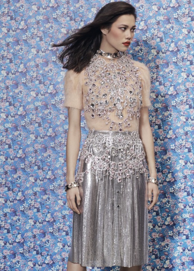 اطلالة من Alberta Ferretti