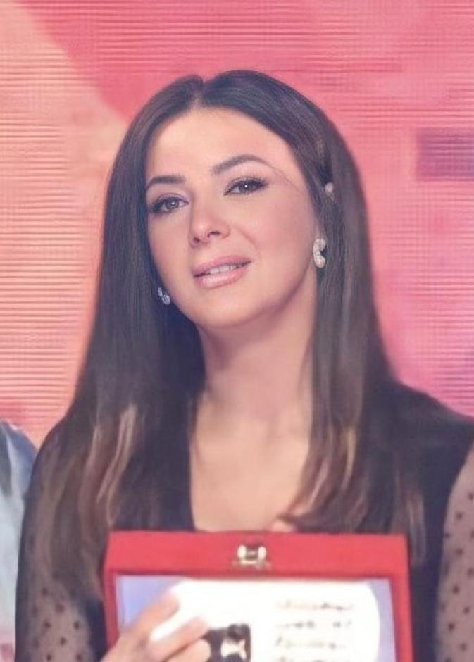  دنيا سمير غانم بإطلالة جمالية ناعمة بأول ظهور لها في حفل تكريم والديها
