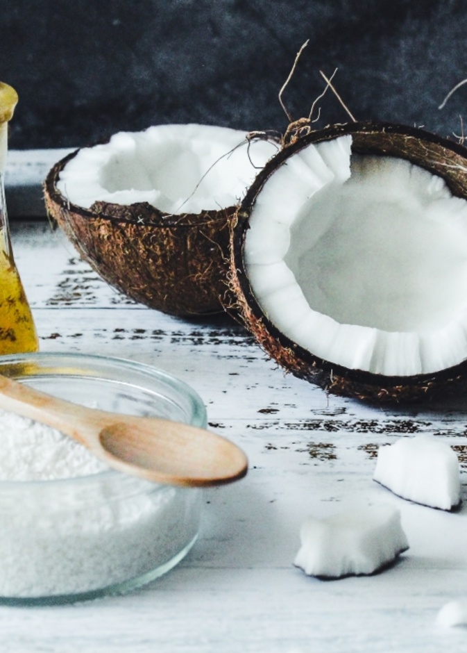 أضرار الإفراط في تناول زيت جوز الهند