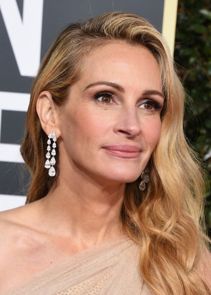 أقراط جوليا روبرتس من شوبارد