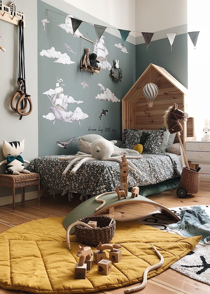 الأخضر الباهت يضفي سحر الطبيعة على ديكور غرف الأطفال