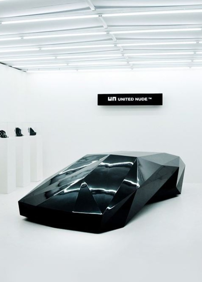 بيع سيارة مستوحاة من نموذح لامبورغيني كونتاش في مزاد