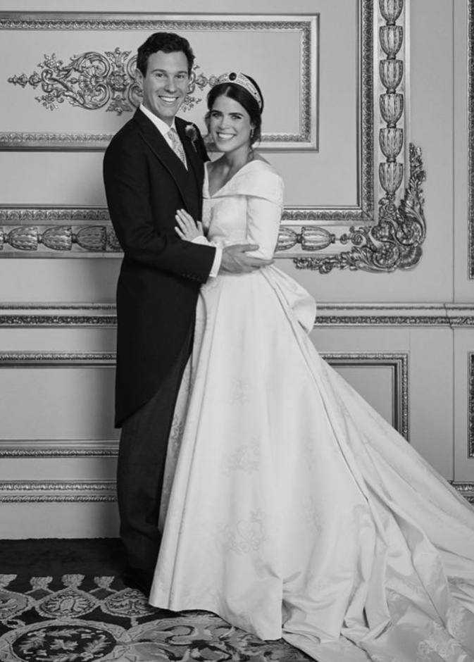 تعرفوا على المعاني التي حملتها إطلالة دوقة يورك في زفاف الأميرة يوجين