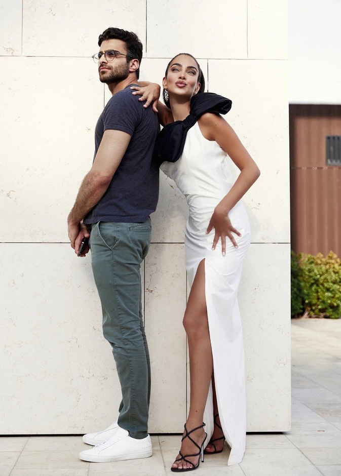 جيسيكا قهواتي تخطف الأنظار برفقة شقيقها