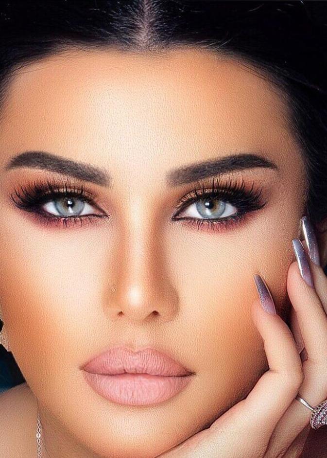 طريقة عمل مكياج رائع بأسلوب جيني أسبر يناسب فصل الخريف