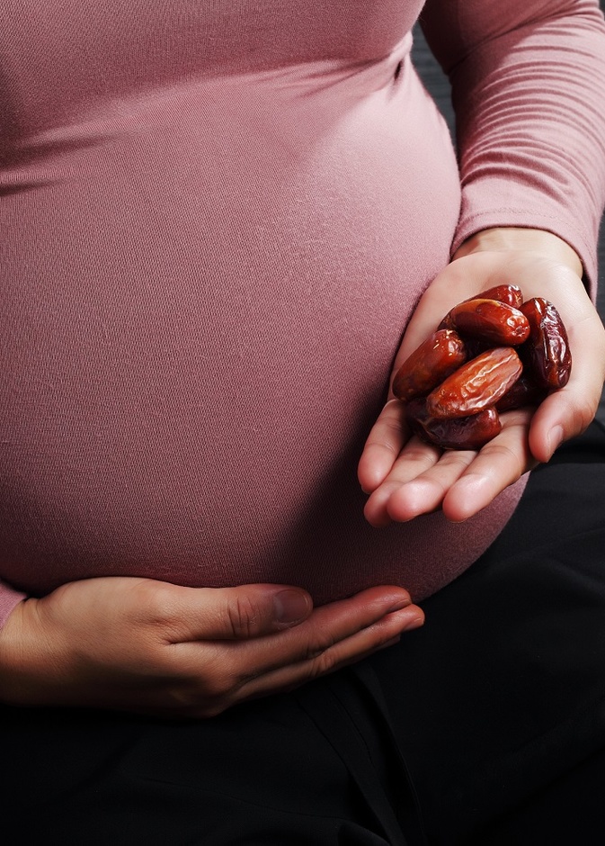 فوائد التمر للحامل في الشهر الثامن