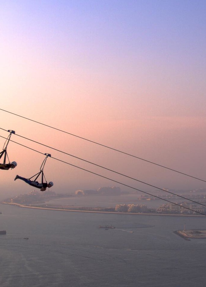 منظر ساحر لغروب الشمس في خلفية مسار إكس لاين- المصدر  إكس لاين