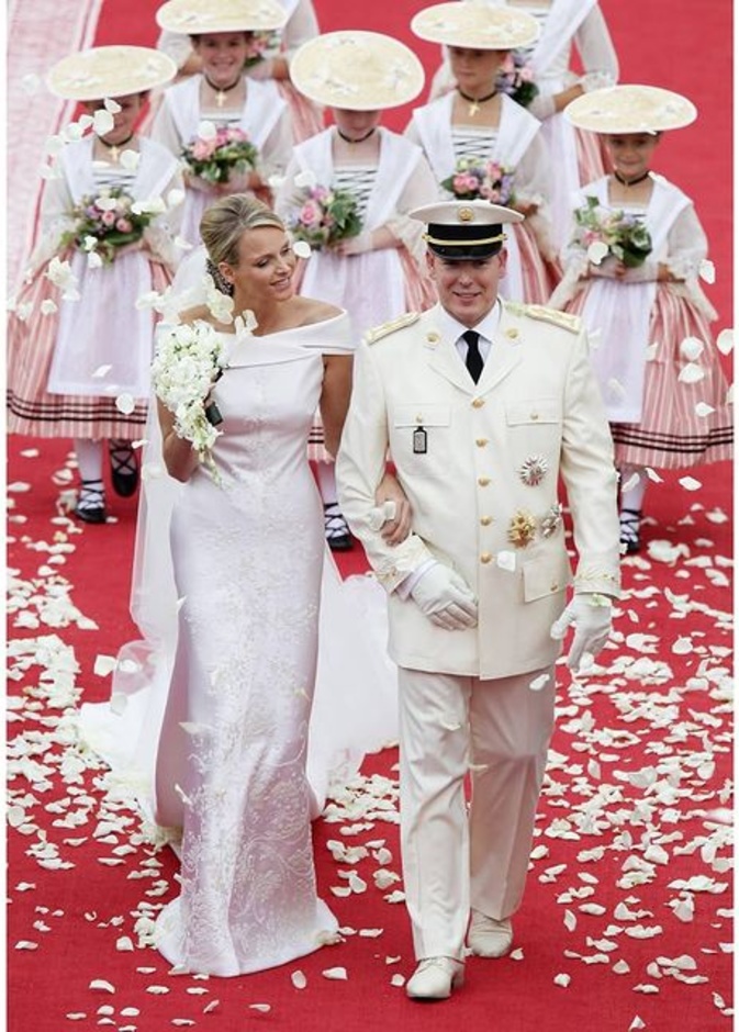 نفاذ العملات التذكارية الجديدة بمناسبة الذكرى السنوية لزواج أمير وأميرة موناكو