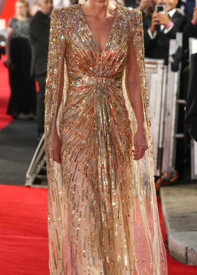 بعد فستان كيت الذهبي.. أجمل إطلالات سيدات القصر الملكي البريطاني في عروض الأفلام الأولى