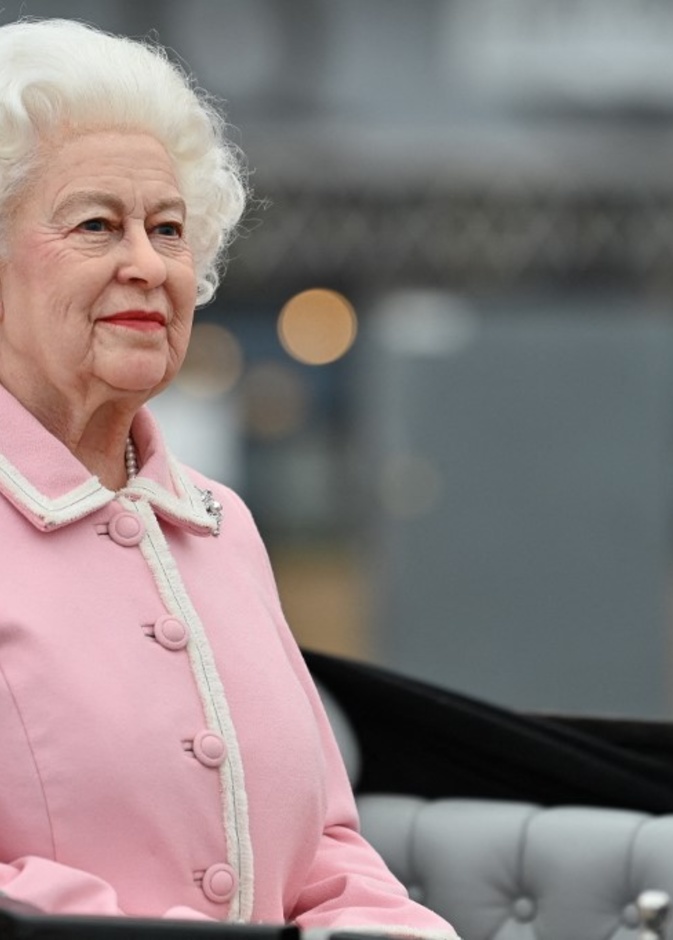 بالصور.. تمثال الملكة إليزابيث الشمعي الجديد صورة طبق الأصل منها