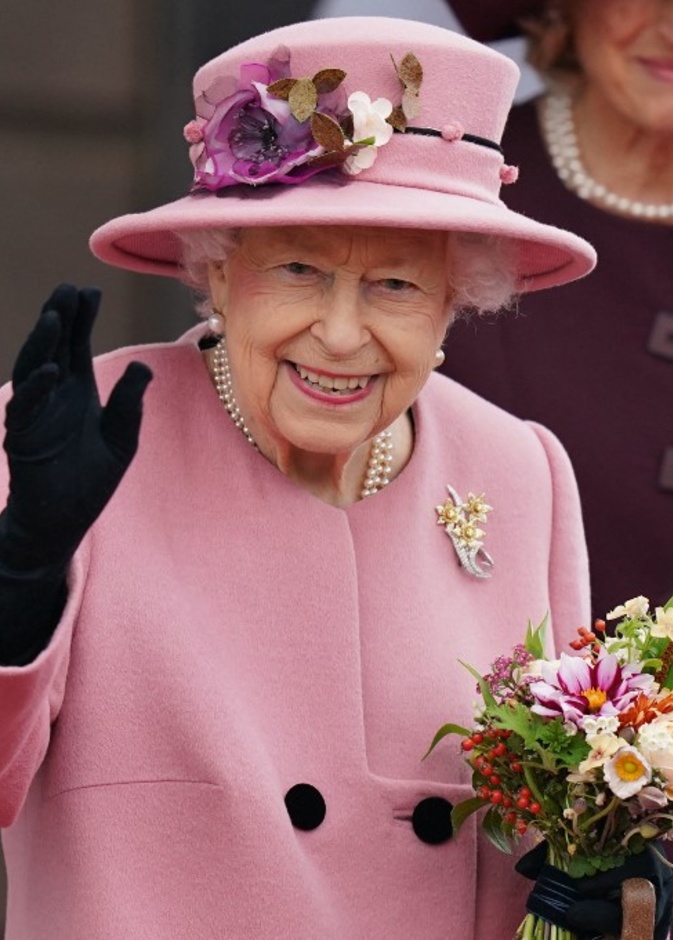 لهذا السبب رفضت الملكة إليزابيث الثانية جائزة جديدة مقدمة لها