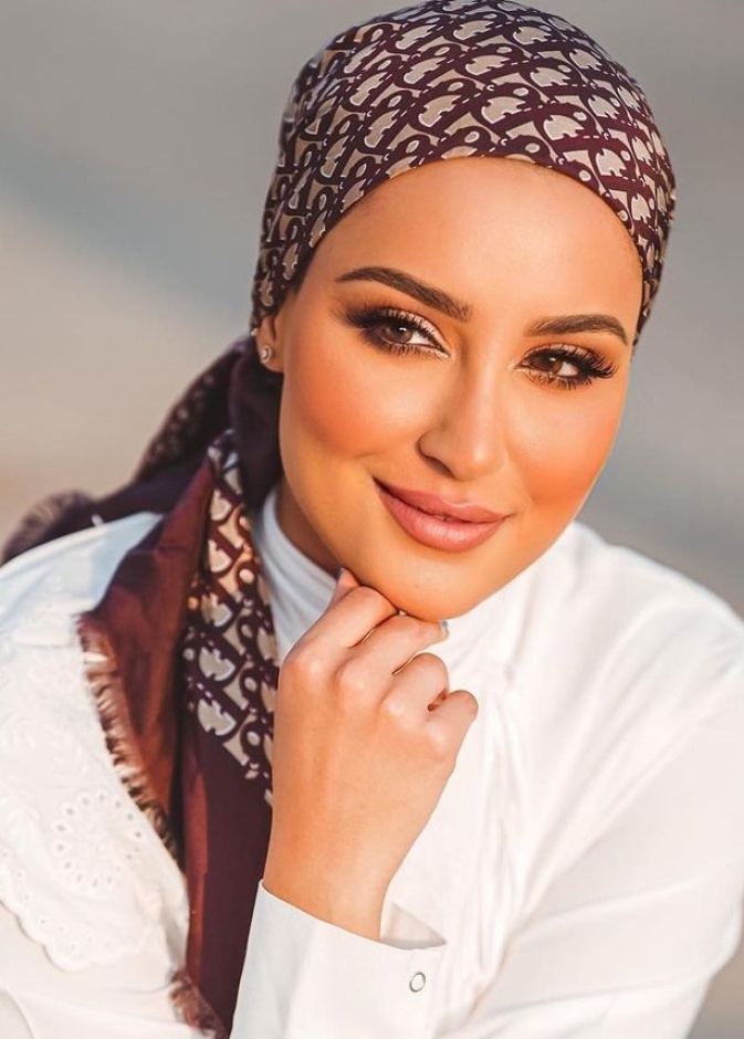مكياج خريفي للمحجبات من وحي إطلالات دلال الدوب