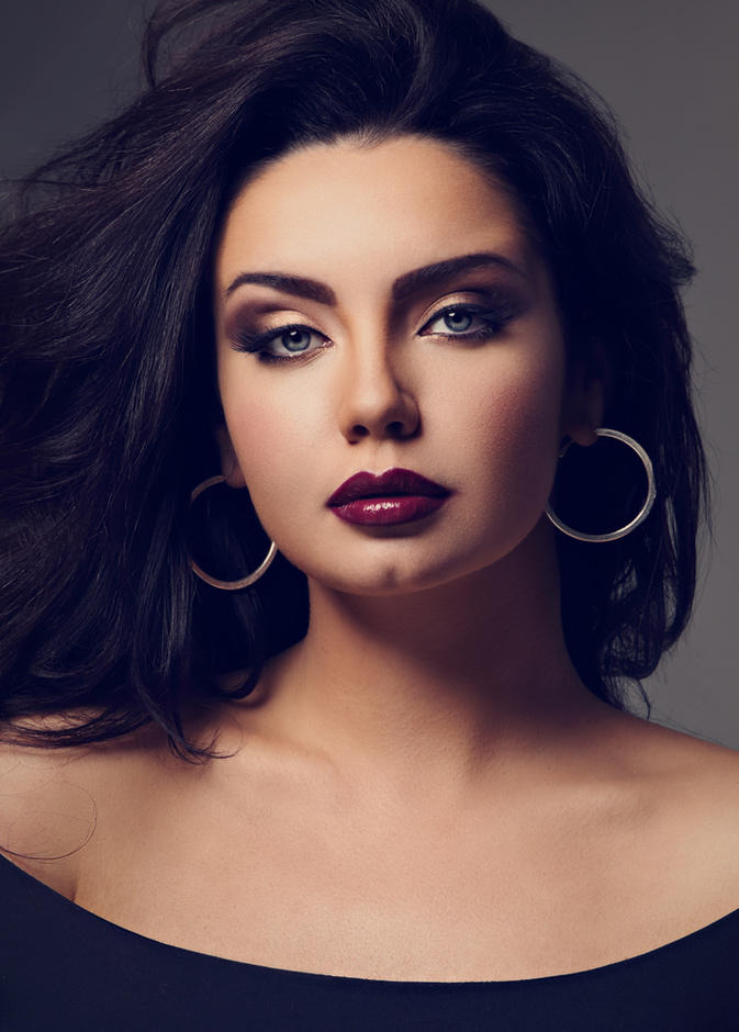 طريقة عمل مكياج خريفي ذهبي برغندي للصبايا