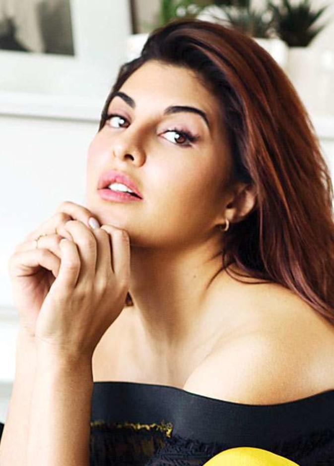 جاكلين فيرنانديز تنفي مواعدة سوكيش شاندراشيخار في بيان شديد اللهجة