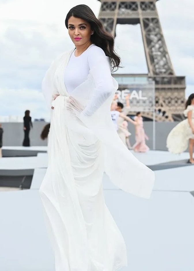 أحدث ظهور لآيشواريا راي في أسبوع الموضة في باريس