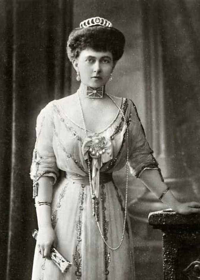 من هي صوفيا ملكة اليونان التي خدمت بلادها وكرهها شعبها؟