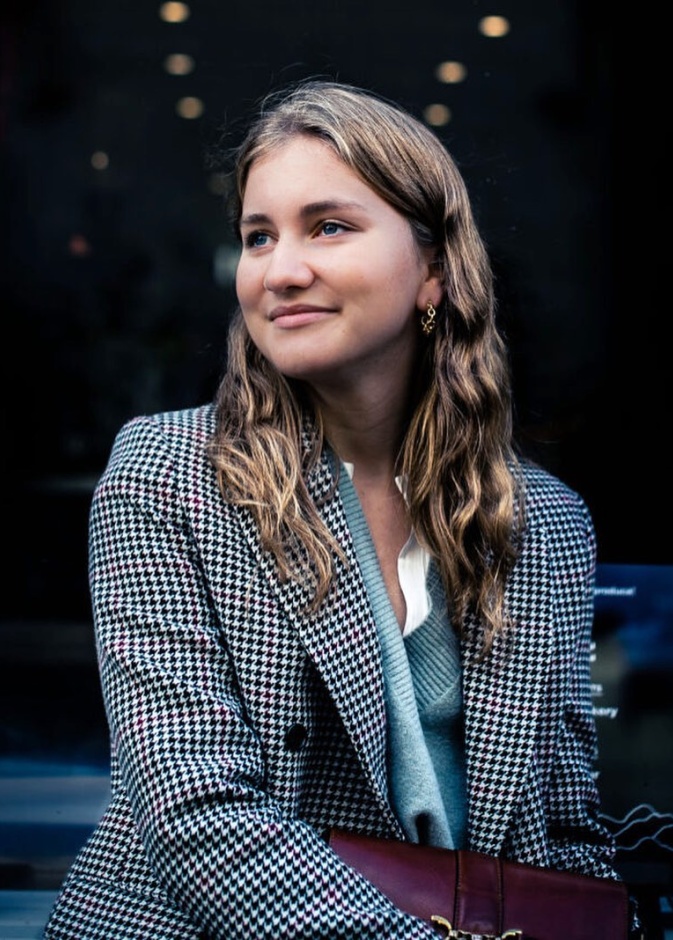 العائلة المالكة البلجيكية تنشر صورة جديدة للأميرة إليزابيث ولية العهد