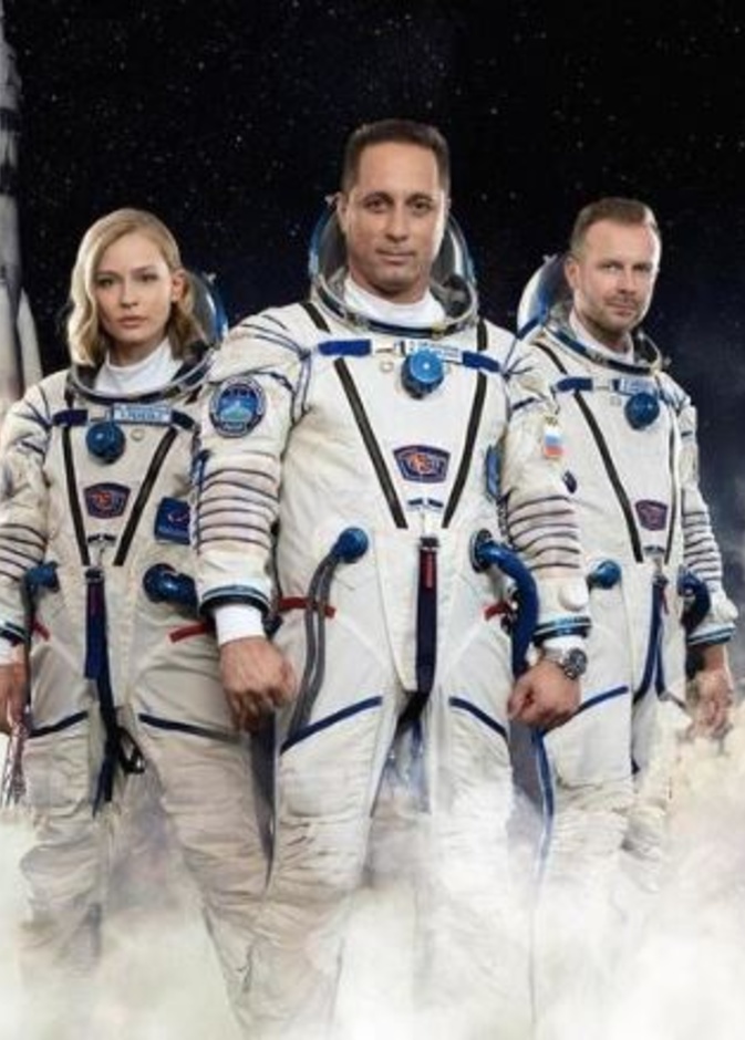 هبوط الطاقم الروسي على الأرض بعد تصوير أول فيلم في الفضاء